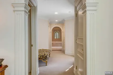 123 Chestnut Ridge Road Saddle River NJ 07458