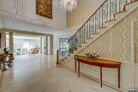 123 Chestnut Ridge Road Saddle River NJ 07458
