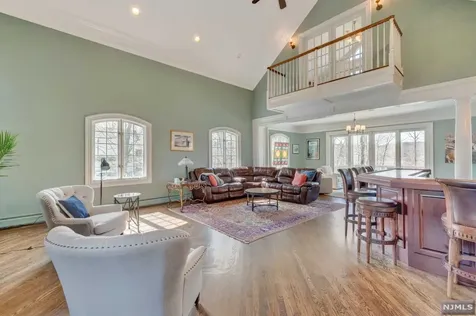 6 Walsh Drive Mahwah NJ 07430