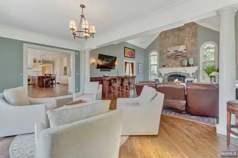 6 Walsh Drive Mahwah NJ 07430