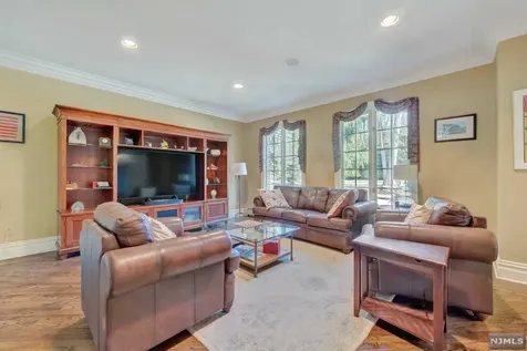6 Walsh Drive Mahwah NJ 07430