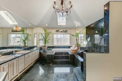 6 Walsh Drive Mahwah NJ 07430