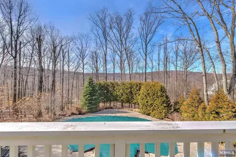 6 Walsh Drive Mahwah NJ 07430