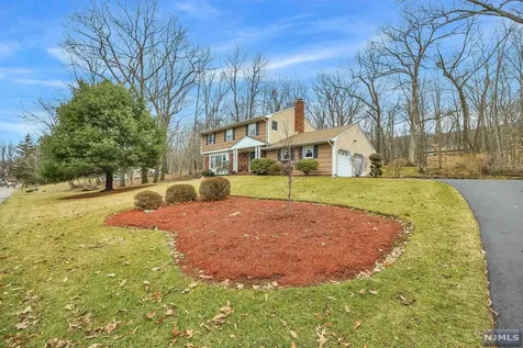 51 Dewey Drive Ringwood NJ 07456