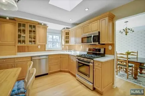 30 Jay Street Roxbury Township NJ 07876