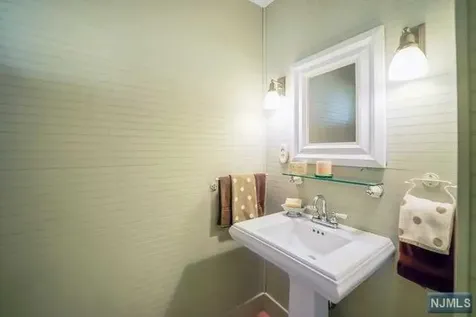 30 Jay Street Roxbury Township NJ 07876