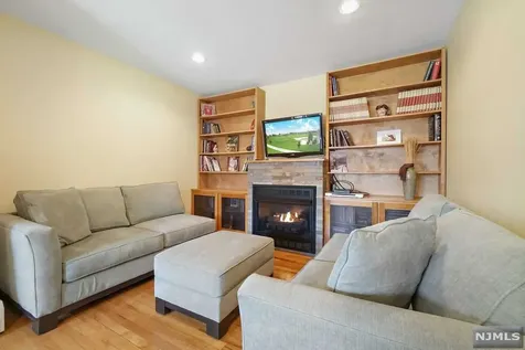 20 Wilcox Street Dumont NJ 07628