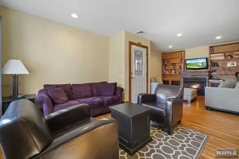20 Wilcox Street Dumont NJ 07628