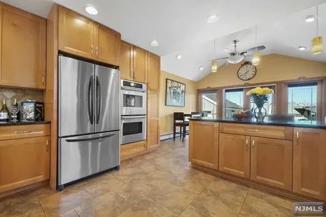 20 Wilcox Street Dumont NJ 07628