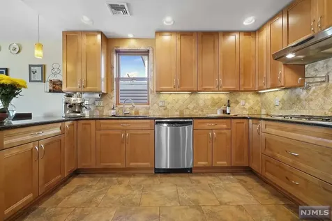 20 Wilcox Street Dumont NJ 07628