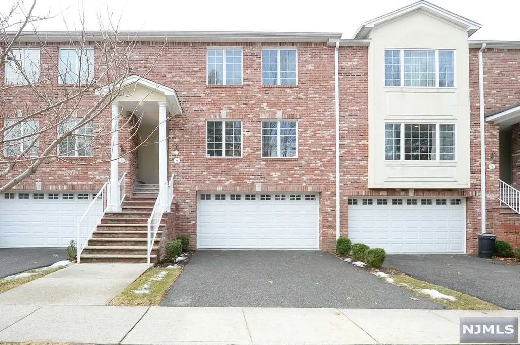 6 Skymark Court Upper Saddle River NJ 07458