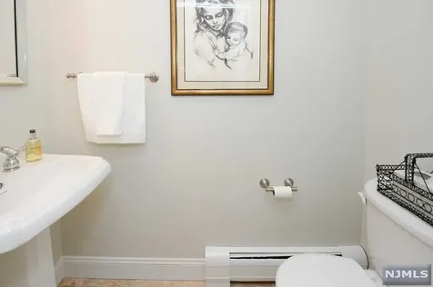 6 Skymark Court Upper Saddle River NJ 07458