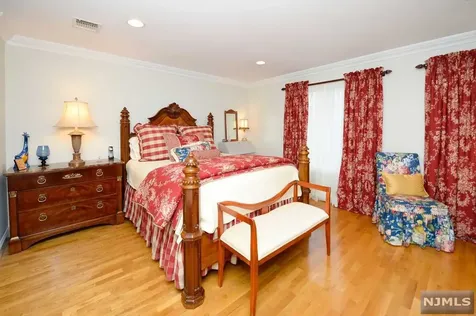 6 Skymark Court Upper Saddle River NJ 07458