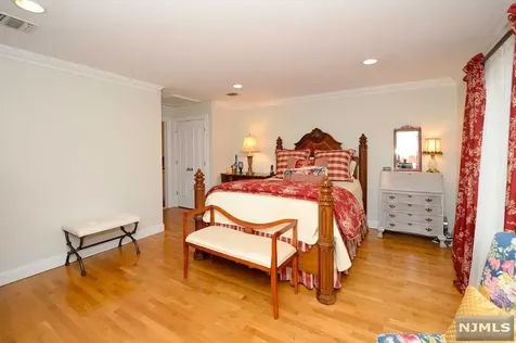 6 Skymark Court Upper Saddle River NJ 07458