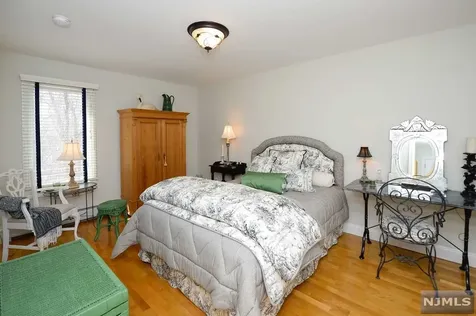 6 Skymark Court Upper Saddle River NJ 07458