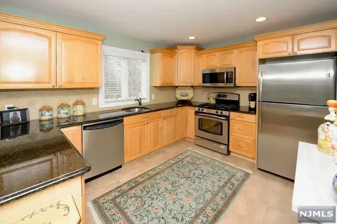6 Skymark Court Upper Saddle River NJ 07458