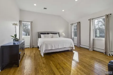 122 Brookview Drive Woodcliff Lake NJ 07677