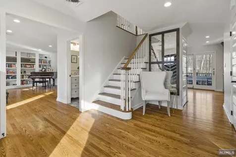 122 Brookview Drive Woodcliff Lake NJ 07677