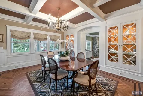 400 Hollywood Avenue Ho-ho-kus NJ 07423