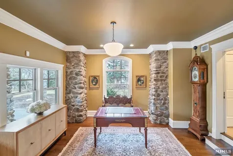 400 Hollywood Avenue Ho-ho-kus NJ 07423