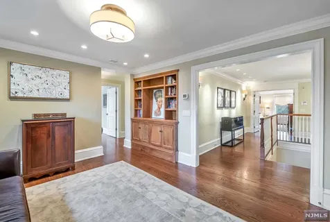 400 Hollywood Avenue Ho-ho-kus NJ 07423