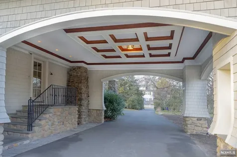 400 Hollywood Avenue Ho-ho-kus NJ 07423
