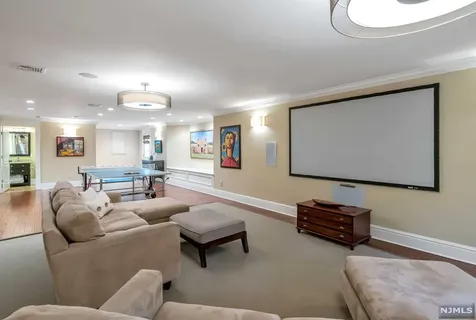 400 Hollywood Avenue Ho-ho-kus NJ 07423