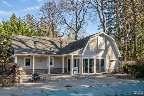 400 Hollywood Avenue Ho-ho-kus NJ 07423