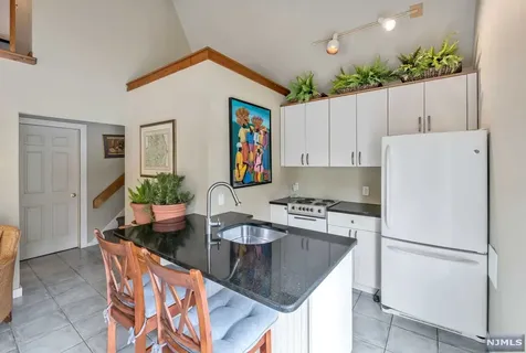400 Hollywood Avenue Ho-ho-kus NJ 07423