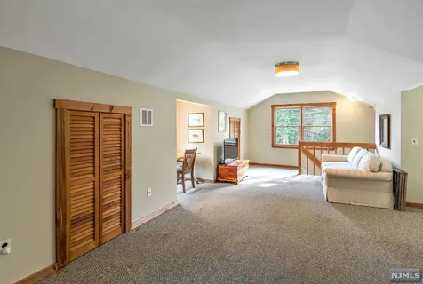 400 Hollywood Avenue Ho-ho-kus NJ 07423