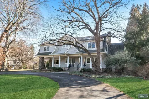 400 Hollywood Avenue Ho-ho-kus NJ 07423