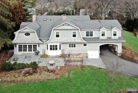 400 Hollywood Avenue Ho-ho-kus NJ 07423