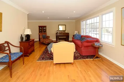 14 Cobblestone Lane Ramsey NJ 07446