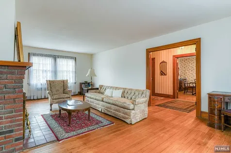 286 Hamilton Avenue Glen Rock NJ 07452