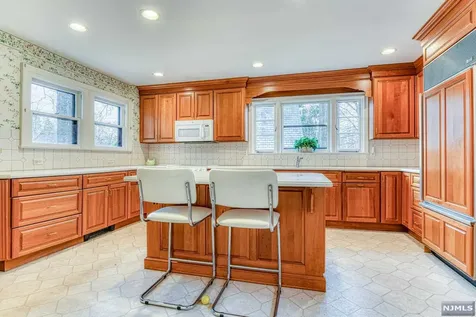 286 Hamilton Avenue Glen Rock NJ 07452