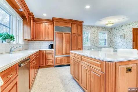 286 Hamilton Avenue Glen Rock NJ 07452