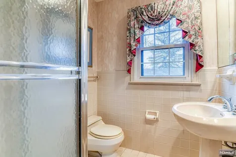 286 Hamilton Avenue Glen Rock NJ 07452
