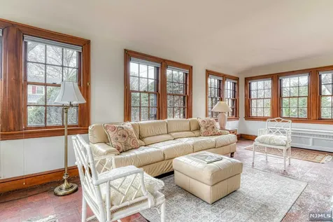 286 Hamilton Avenue Glen Rock NJ 07452