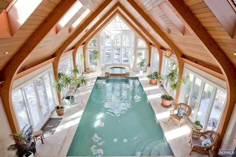 425 Devonshire Drive Franklin Lakes NJ 07417