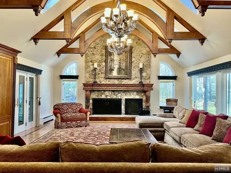 425 Devonshire Drive Franklin Lakes NJ 07417