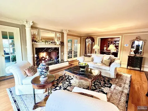 425 Devonshire Drive Franklin Lakes NJ 07417