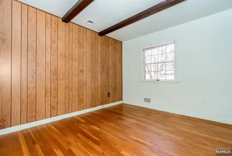 566 Beech Lane Paramus NJ 07652
