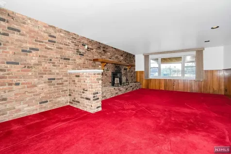 566 Beech Lane Paramus NJ 07652