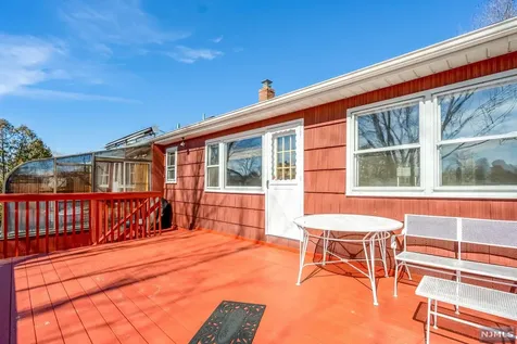 566 Beech Lane Paramus NJ 07652