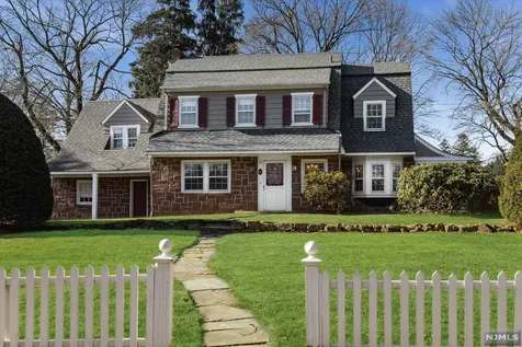 16 Boulevard Glen Rock NJ 07452