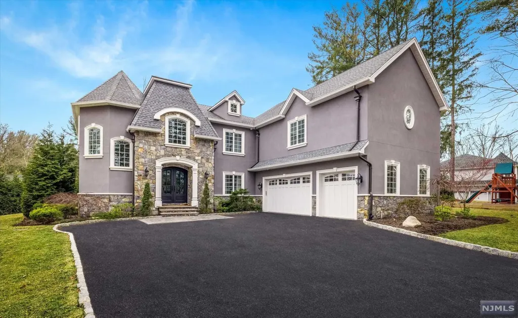 1000 W Saddle River Road Ho-ho-kus NJ 07423