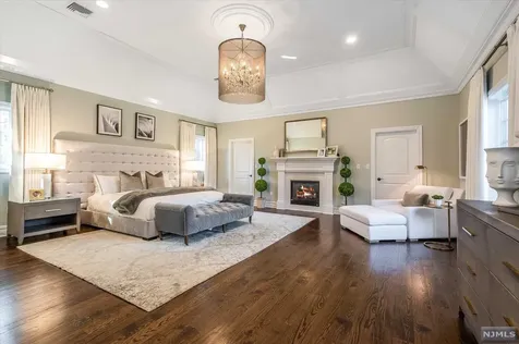 1000 W Saddle River Road Ho-ho-kus NJ 07423