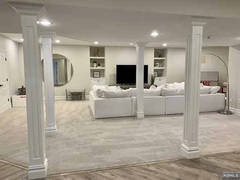 1000 W Saddle River Road Ho-ho-kus NJ 07423