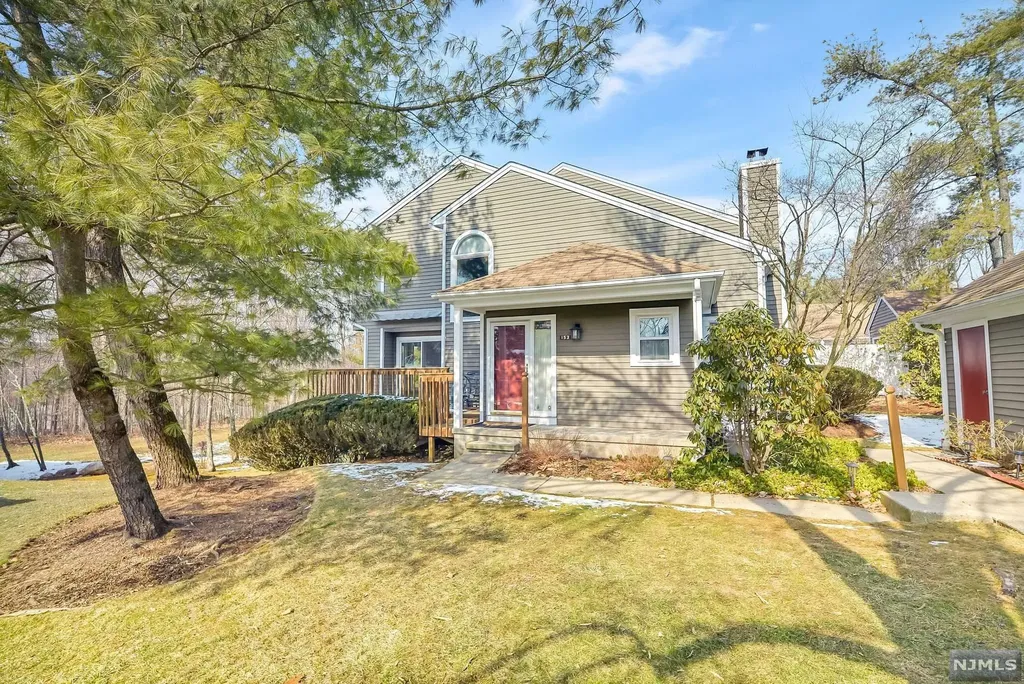 153 Oldwoods Court Mahwah NJ 07430