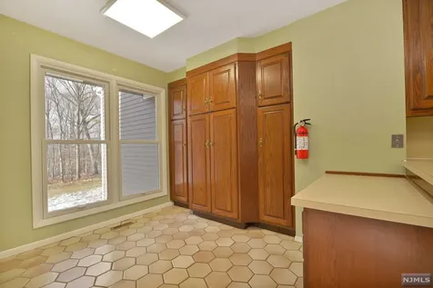 153 Oldwoods Court Mahwah NJ 07430